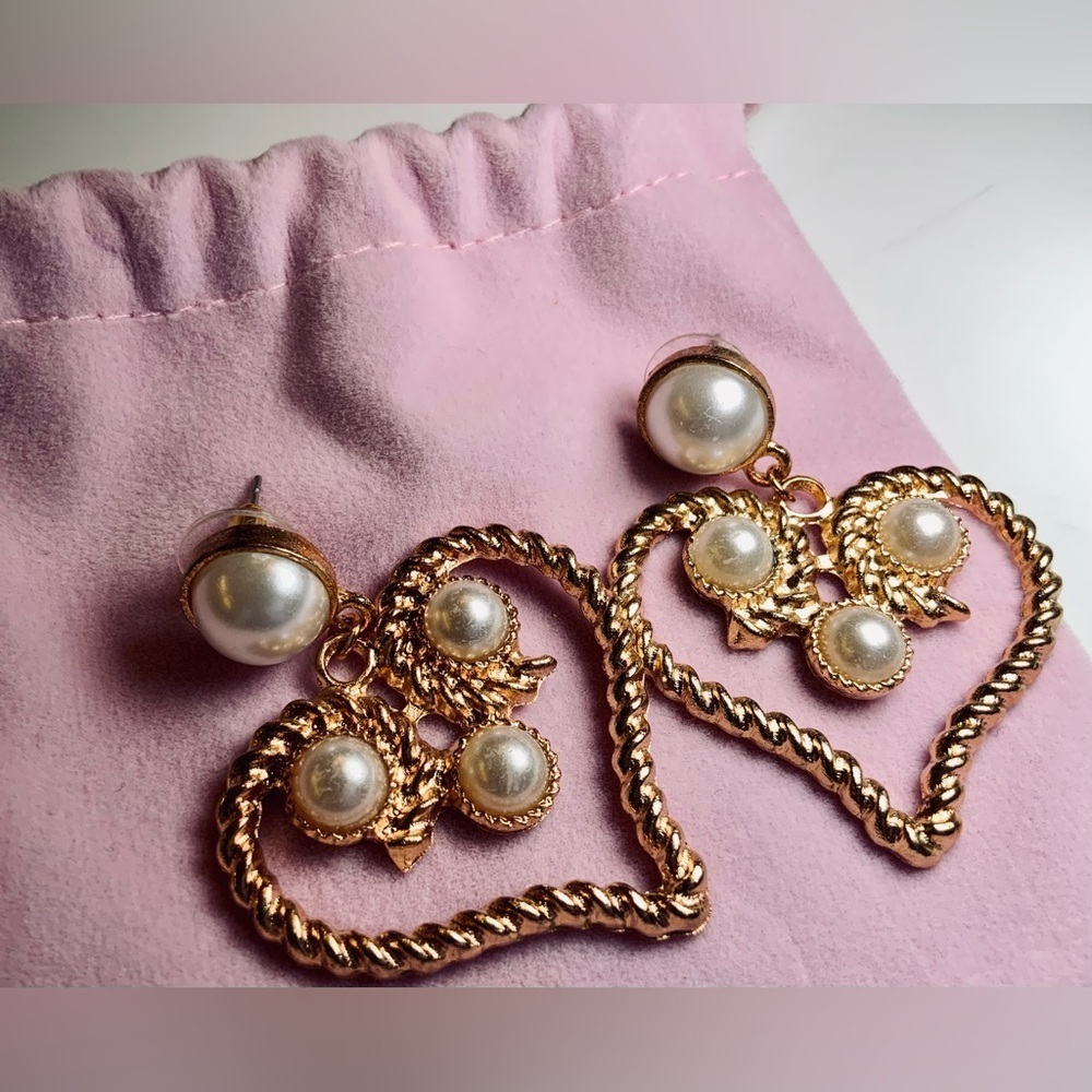 Zara Gold Tone Large Disk Heart Shape Pearl Earrings Heart Shape NWOT - Picture 2 of 4